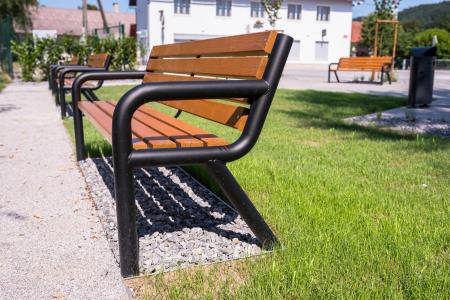 Namesto cestne baze lep, urejen park v Višnji Gori 2